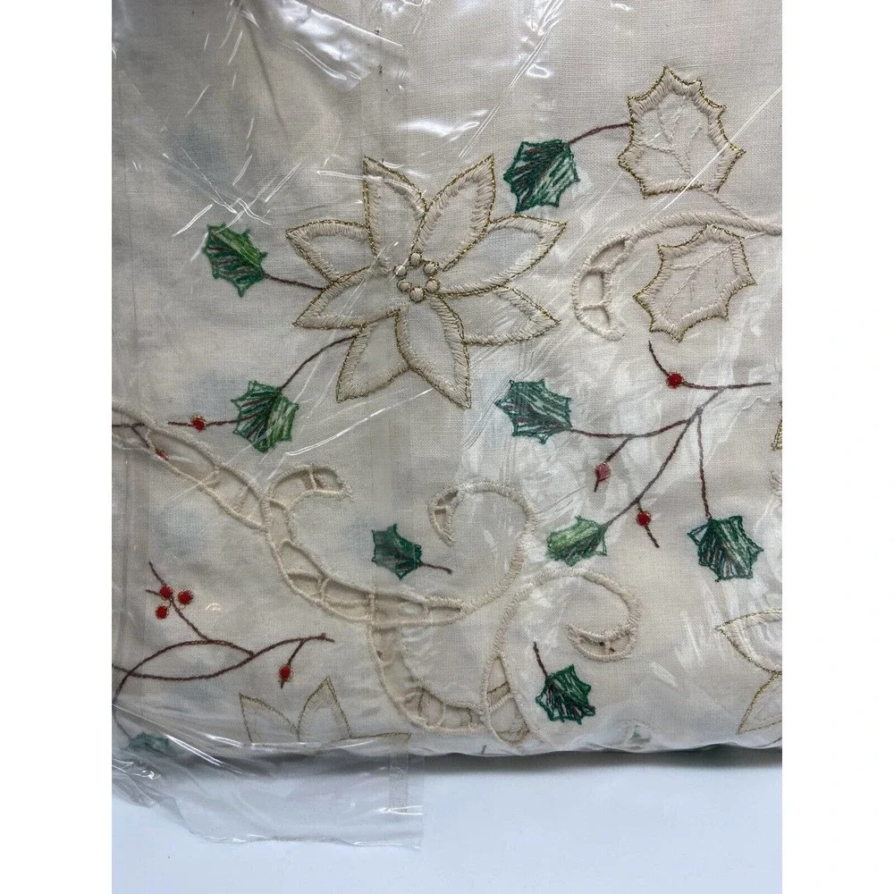 Christmas Holly Tablecloth & Napkins Vintage‎ Embroidered Cutwork Oblong 66
